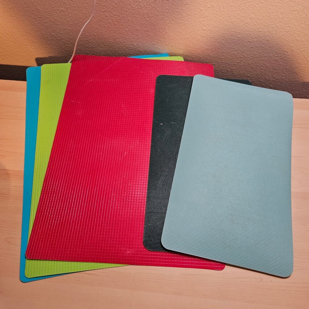 Lot of 5 Flexible Cutting Boards in Varying Colors & 2 Sizes